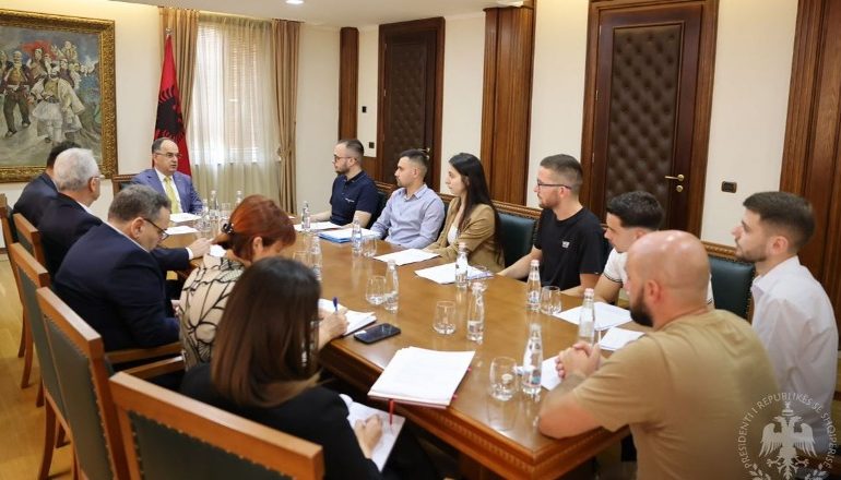 TAKIM ME STUDENTËT E MJEKSISË/ Begaj: Do të shqyrtojmë me seriozitet argumentet e paraqitura prej tyre