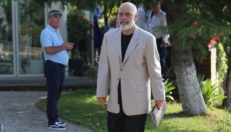 NIS MBLEDHJA E ASAMBLESË KOMBËTARE TË PS/ Rama iu bashkohet socialistëve