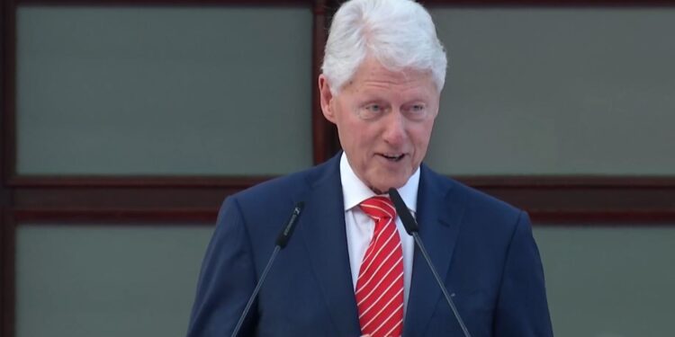 TREGON TAKIMIN E VECANTE/ Clinton: Jetoj në vendin me më shumë shqiptarë në Amerikë. E dinin më mirë se unë, axhendën time në Tiranë