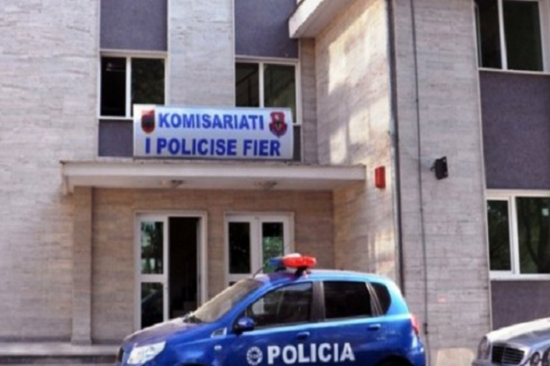 EMRAT/ Rruga fut në hasmëri motër e vëlla në Patos, konflikti 20-vjeçar degjeneron në dhunë…