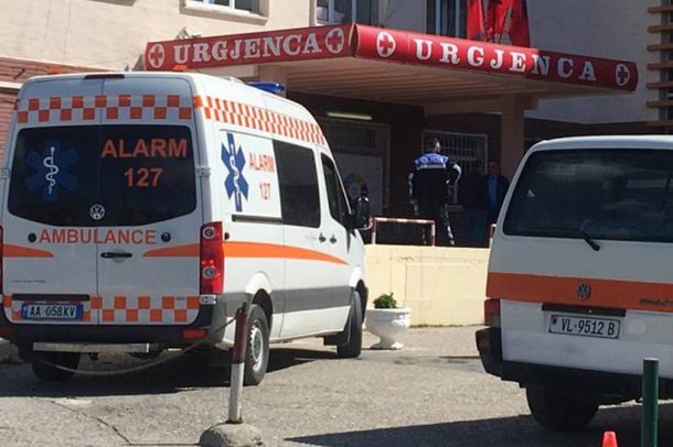 TRAGJIKE/ Ranë në kontakt me rrymën, ndërrojnë jetë burrë e grua në Resulaj të Vlorës