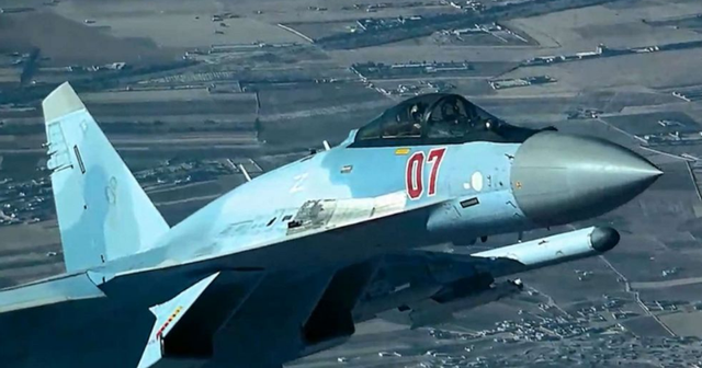 PLAS “LUFTA” NË AJËR/ Avioni rus SU-35 dëmton dronin amerikan “Reaper” në qiellin sirian
