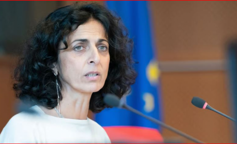 ZGJEROHET HETIMI PËR SKANDALIN “KATARGATE”/ Policia bastis shtëpinë e një tjetër eurodeputeteje