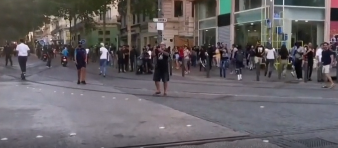 FRANCA NË KAOS/ Përleshje dhe gaz lotsjellës në Marsejë, çfarë ndodhi në natën e pestë të trazirave