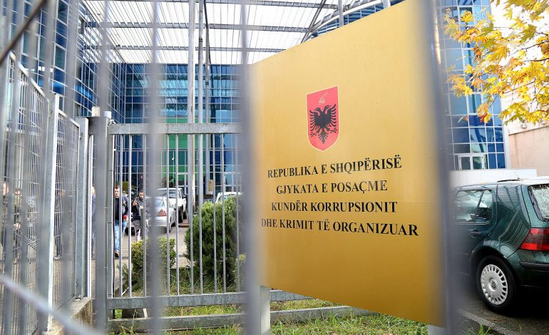 KËRKOI 2 MIJË EURO PËR LIRIMIN E TË ARRESTUARIT PËR DROGË/ SPAK dërgon për gjykim ish-oficerin e antidrogës
