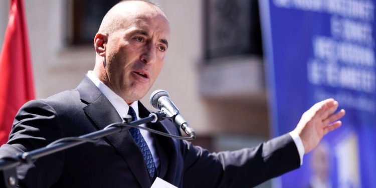 “S’KA SHPRESË”/ Haradinaj kërkon bashkimin e deputetëve kundër Kurtit: Mocioni për shkarkimin e tij…