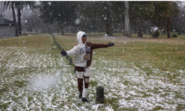 "MAGJI E PASTËR"/ Në qytetin afrikan bie borë për herë të parë në 11 vjet