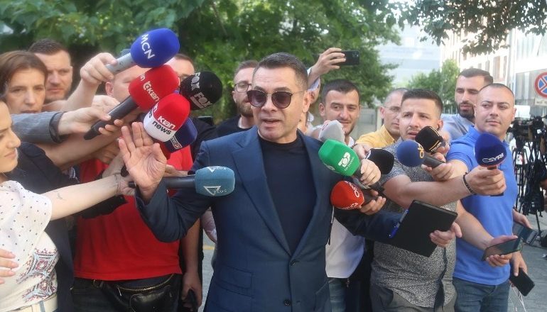MIRATOHET KËRKESA E AVOKATËVE TË AHMETAJT/ Shtyhet mbledhja e Këshillit të Mandateve
