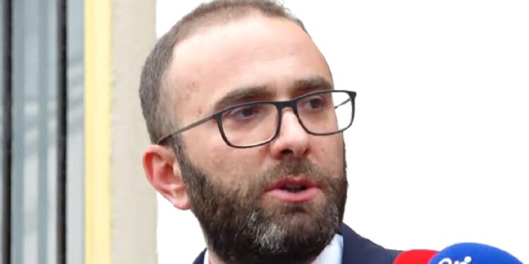 SHTYRJA E KËSHILLIT TË MANDATEVE/ Bardhi: Po tentohet zvarritja e dhënies së autorizimit për javën që vjen