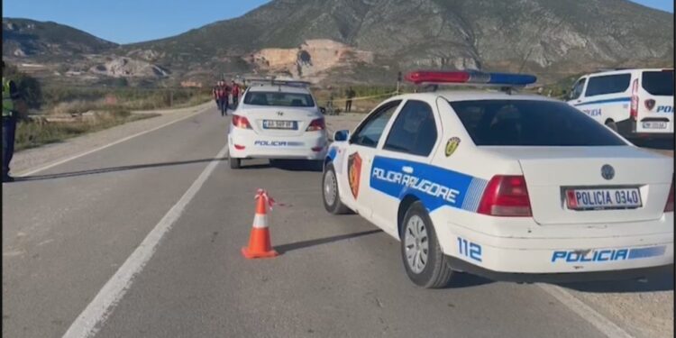 E RËNDË/ Makina humb kontrollin dhe përplaset me një tjetër mjet, 4 të plagosur në Dibër