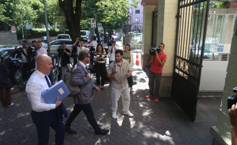 SPAK KËRKON ARRESTIMIN/ Avokatët zbulojnë arsyen pse Ahmetaj u largua nga Shqipëria
