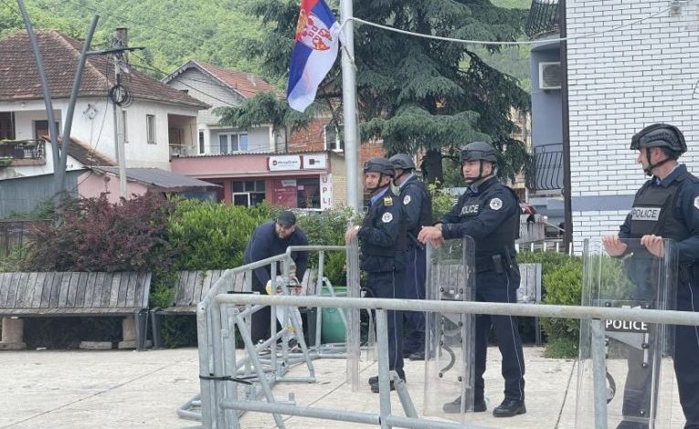 TENSIONET NË VERI/ Nis reduktimi i forcave policore nga objektet e komunave në veri të Kosovës