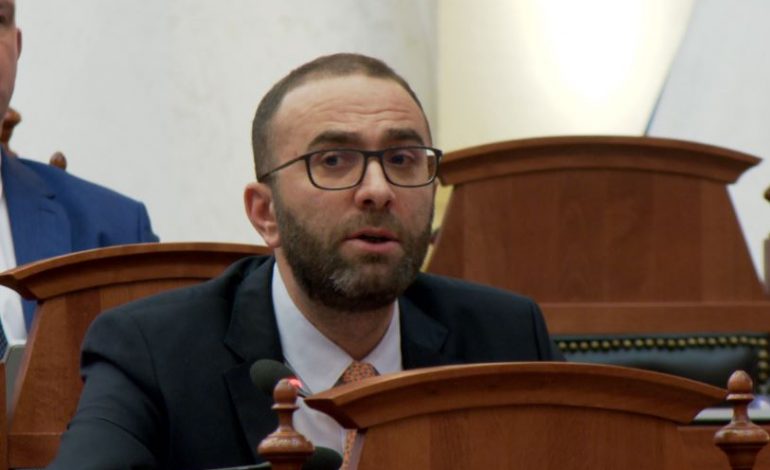 KUVEND/ Bardhi kërkon Ramën në seancë: Nuk mund të fshihet pas Rrajes dhe Ahmetajt