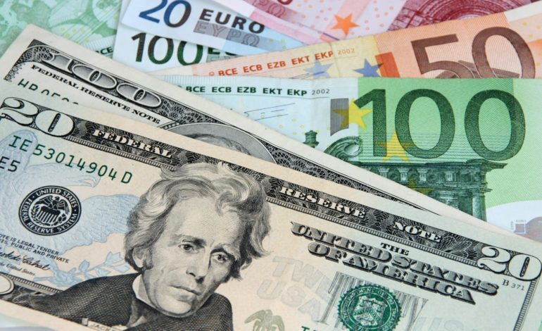 KËMBIMI VALUTOR/ Euro bie poshtë 104 lekëve, Dollari drejt 90 lekëve, Paundi në nivelin më të ulët historik