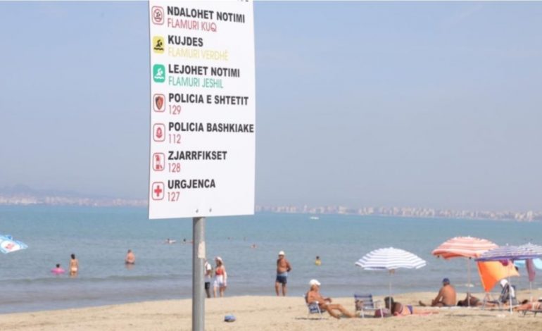 E RËNDË/ Një tjetër viktimë në plazhet shqiptare, humb jetën pushuesi në Kavajë