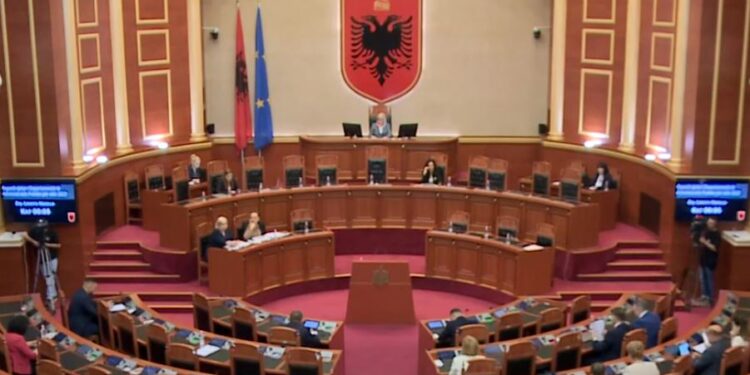 NIS SEANCA NË KUVEND/ Votohet sot për heqjen e imunitetit të Arben Ahmetajt