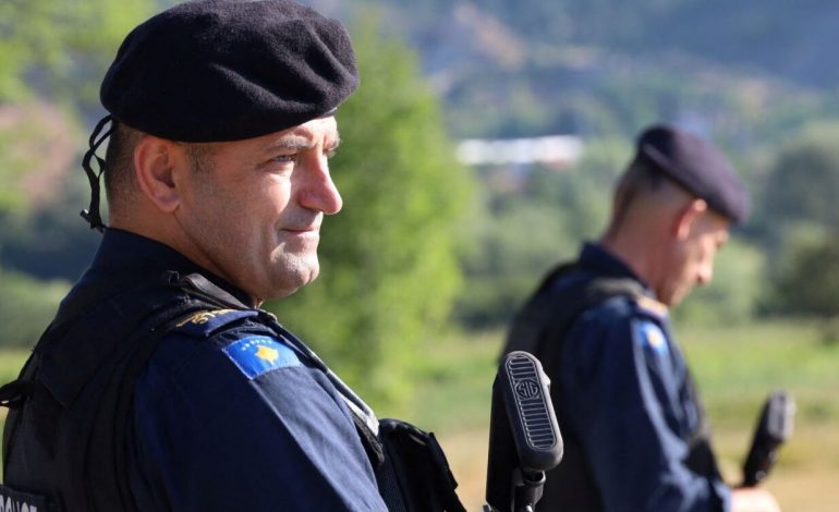 POLICIA E KOSOVËS MËSYN NË BANESAT E DY ZYRTARËVE/ Sekuestrohen shuma të mëdha parash
