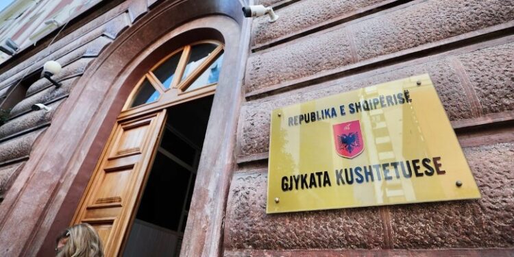PROPOZOHET RRITJA E PAGAVE/ 664 mijë lekë për gjyqtarët, 773 mijë për kryetarin e Gjykatës Kushtetuese