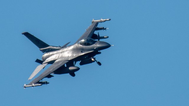 TENSIONET ME IRANIN/ SHBA-të dërgojnë F-16 në Ngushticën e Hormuzit