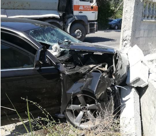 NJË TJETËR AKSIDENT NË VEND/ Makina del nga rruga, lëndohen dy të rinj në Fushë-Krujë