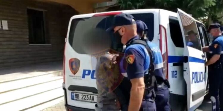16 DOZA HEROINË NË BANESË GATI PËR SHITJE/ Arrestohet 35-vjeçari në Korçë