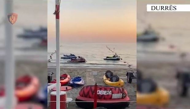 JEPNIN ME QERA MJETE LUNDRUESE PËR PUSHUESIT/ Sekuestrohen 8 Jet Ski dhe 2 motoskafe në Durrës, procedohen 2 persona