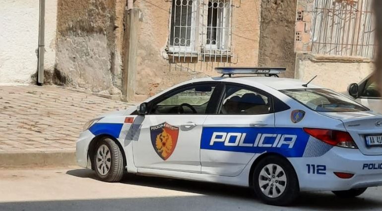 E RËNDË/ Humb jetën 70-vjeçarja në Durrës, dyshohet se ra në kontakt me rrymën elektrike