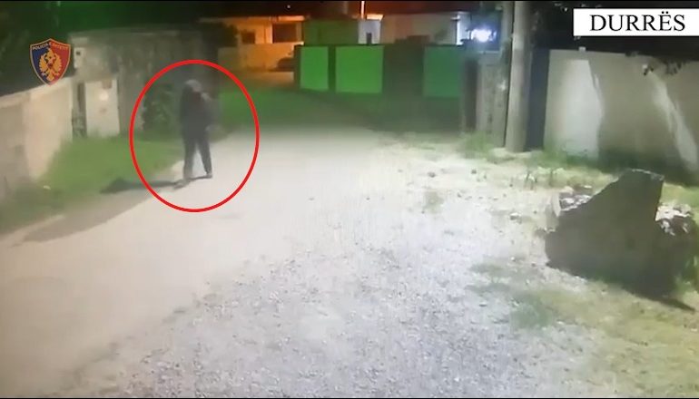 NDODH NË DURRËS/ I vuri flakën gjatë natës makinës së parkuar para një banese, arrestohet autori 27-vjeçar