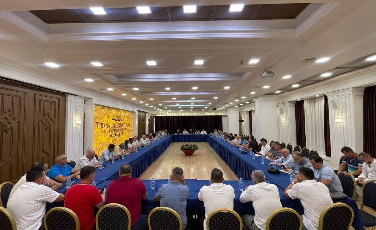 PAS RIKONFIRMIMIT SI KRYETAR I PD ZYRTARE/ Basha bën mbledhjen e parë. Ja cilët ka thirrur