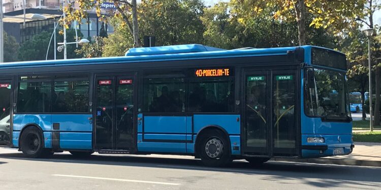 PAS PARALAJMËRIMIT TË VELIAJT/ Tërhiqet Unioni i Transportit. Të gjithë autobusët në punë