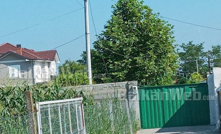 VRASJA E 29-VJEÇARIT NË KRUJË DHE PLAGOSJA E 2 TË MITURVE/ Shoqërohen 3 persona në polici, kontrolle në banesat e tyre