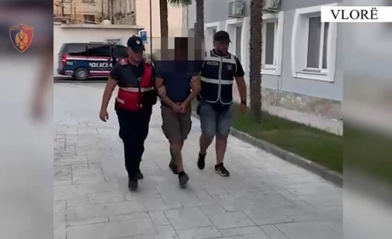 E PËSON KEQ/ Shpërndante kanabis në qytetin e Vlorës, vihet në pranga 28-vjeçari. I gjenden 500 doza me vete