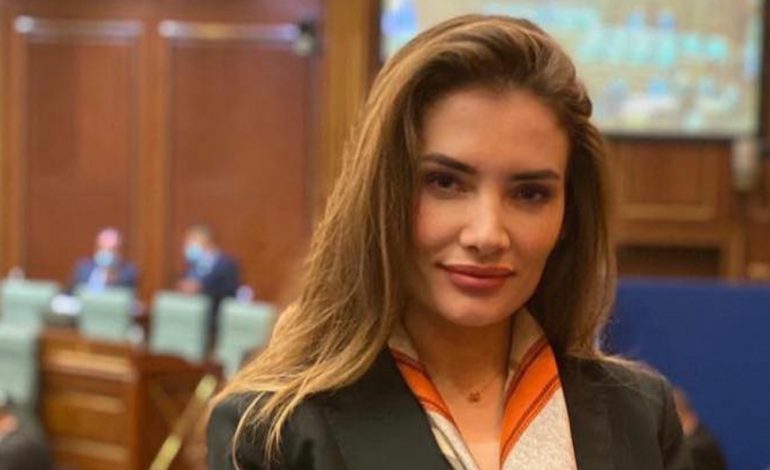 “EDHE DY MUAJ I KE JETË”/ Kërcënoi në “Facebook” deputeten, ngrihet aktakuzë ndaj autorit. Prokuroria kërkon…