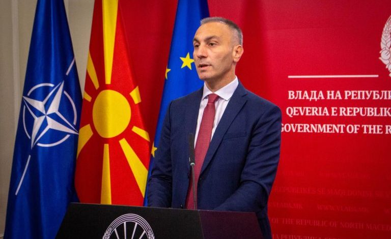 ÇFARË NDODHI GJATË NATËS NË SHKUP? I vihet flaka makinës së zv.kryeministrit në Maqedoninë e Veriut