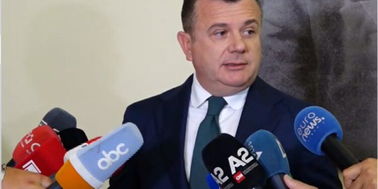 DOKUMENTI/ Presidenti Begaj dekreton emërimin e Taulant Ballës si ministër i Brendshëm