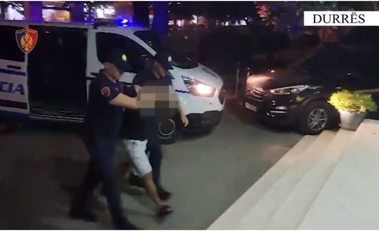 THEU MASËN “ARREST SHTËPIE”/ I riu kapet duke shitur drogë në Durrës