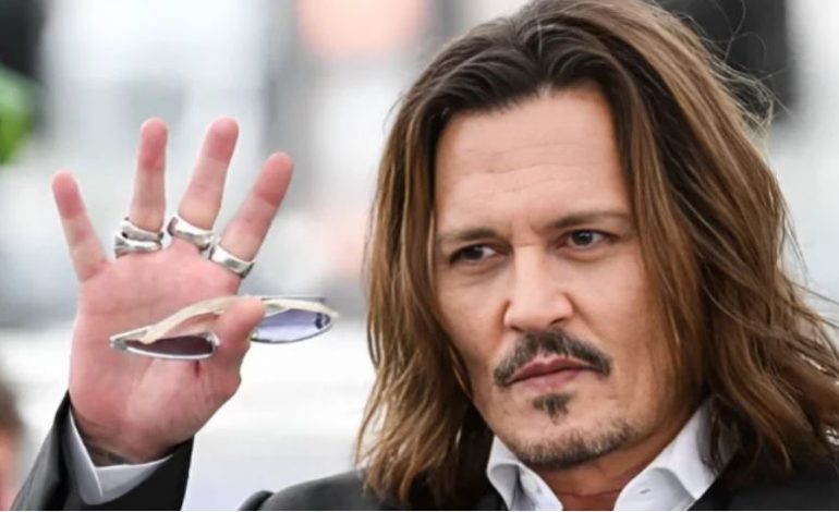 U GJET PA NDJENJA NË HOTEL/ Çfarë po ndodh me Johnny Depp?