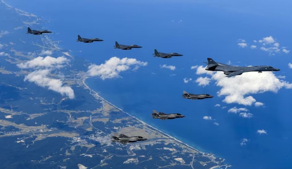 "SHKELI HAPSIRËN AJRORE"/ Koreja e Veriut kërcënon me rrëzimin e avionëve amerikanë
