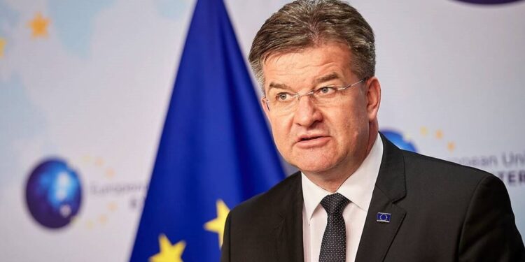 LAJÇAK VIZITON KOSOVËN/ Takohet me Presidenten Osmani, shmang Kurtin