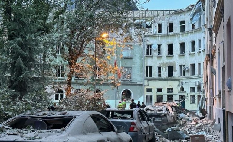 LUFTA/ Nuk ndalet përgjakja në Ukrainë, raportohet për 4 të vrarë pas sulmit rus në Lviv