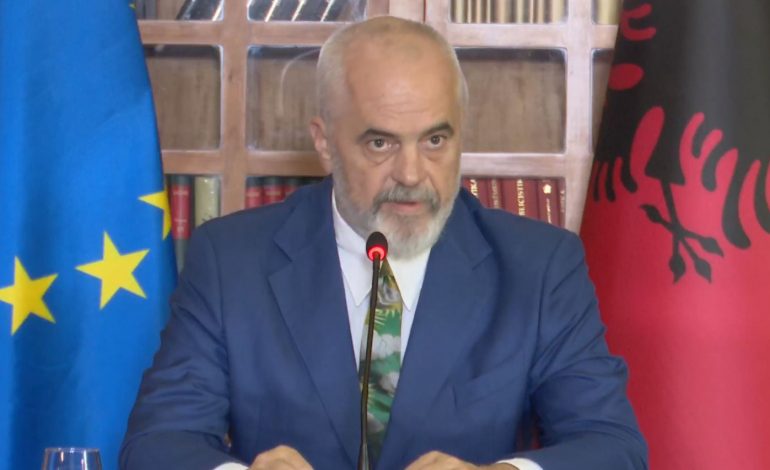 KURTI KËRKOI MBLEDHJEN E QEVERISË/ Rama firmos 13 marrëveshjet: Shpresoj që pas heqjes së merakut, Albini…