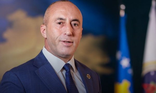 KRITIKA KURTIT/ Haradinaj: Po e rrezikon Kosovën. Opozita të bashkohet për mocion mosbesimi