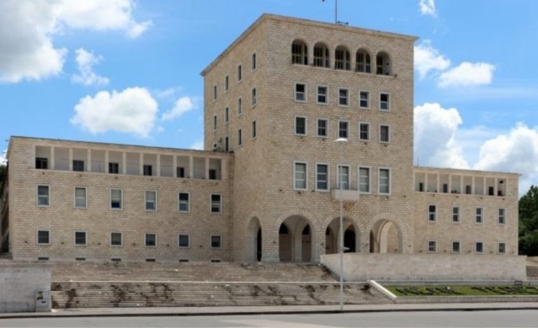 NISIN APLIKIMET NË UNIVERSITET/ Afati deri më 3 gusht. Ja procedura