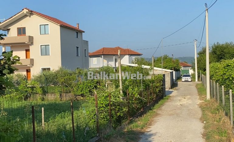 NJË I VRARË, NJË I PLAGOSUR/ Sulmi me armë drejt shtëpisë së Gentjan Bejtjas në Krujë, pamjet nga vendi i ngjarjes