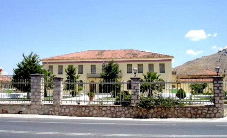 ISHTE DUKE PUNUAR NË ARË/ Arratiset i burgosuri shqiptar në Greqi