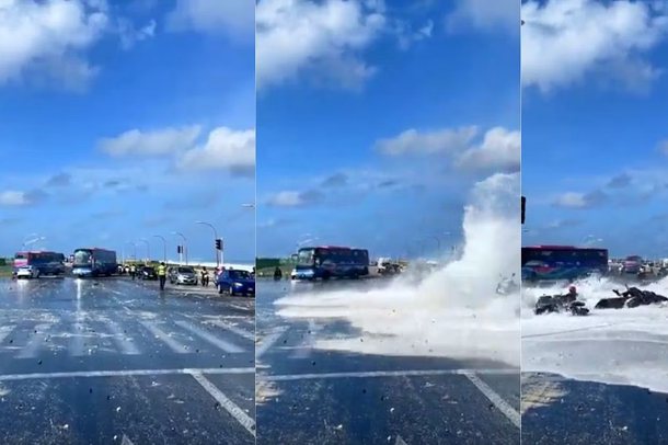 PAMJET/ Dallga e papritur në Maldive merr me vete të gjithë makinat dhe motorat që ndodheshin në urë