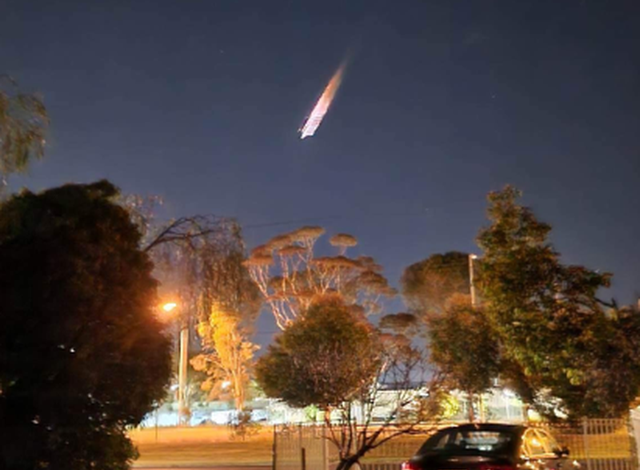 “TOP ZJARRI” QË BIEN NGA QIELLI/ Astronomi shpjegon fenomenin e pazakontë