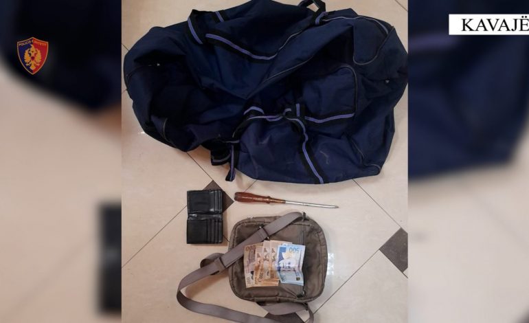 EMRI/ Kapet ‘mat’ duke hapur me forcë derën e një banesë për të vjedhur, pranga 40-vjeçarit në Golem
