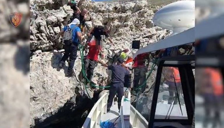 PREJ TRE DITËSH PA NGRËNË DHE PA PIRË/ Turistët italianë shpëtohen pas 12 orësh kërkime në Karaburun
