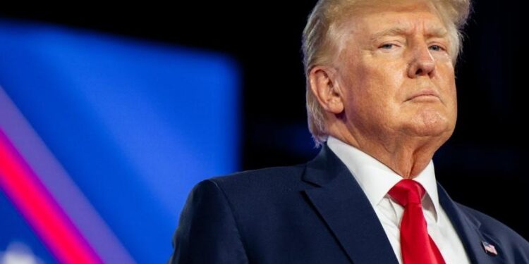 “NËSE NUK MË LINI TË QETË…”/ Trump kërcënon pas luftës me drejtësinë